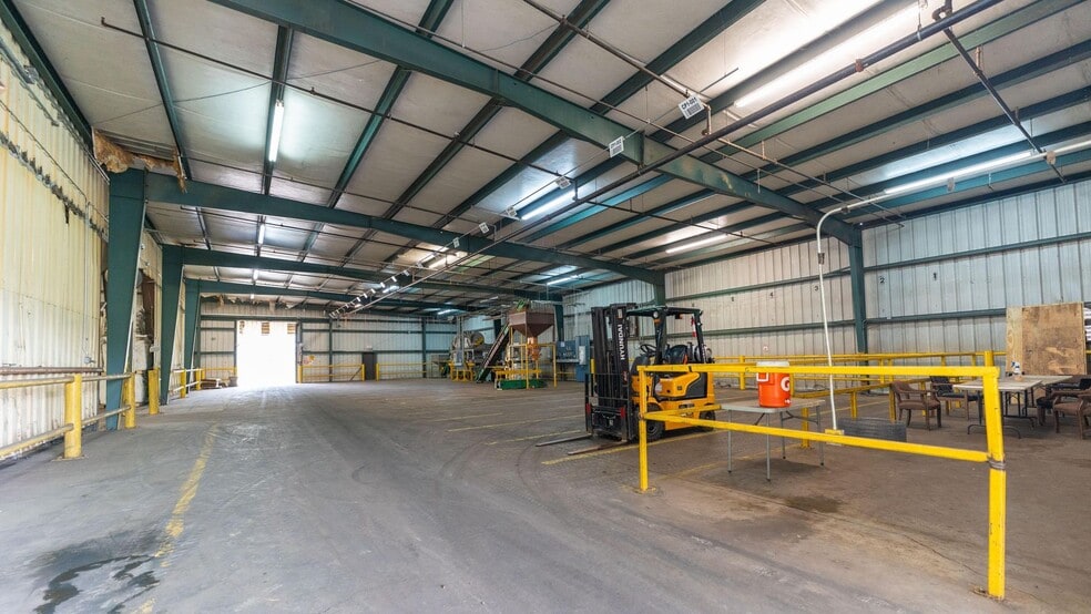 More Photos Of 1312 W Oakridge Dr, Albany Warehouse For Sale