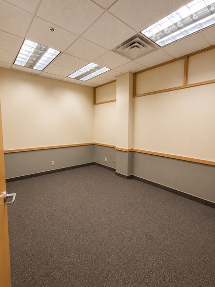 More Photos Of 414 S 8th St, Minneapolis Office Residential For Sale