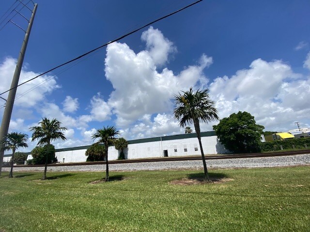 More Photos Of 1700-1800 NW 1st Ave, Boca Raton Warehouse For Lease