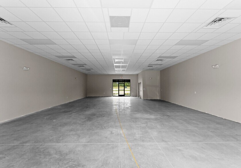 More Photos Of 1147 Brawley School Rd, Mooresville Flex For Lease