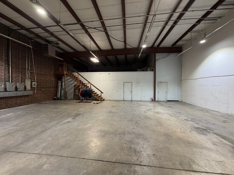 More Photos Of 3525 Centre Cir, Fort Mill Light Distribution For Sale