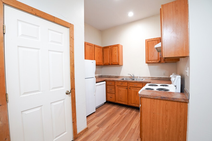 More Photos Of 1101 Cates St, Bridgeport Multifamily For Sale