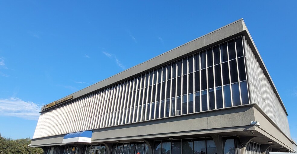 More Photos Of 20800 Southfield Rd, Southfield Unknown For Lease