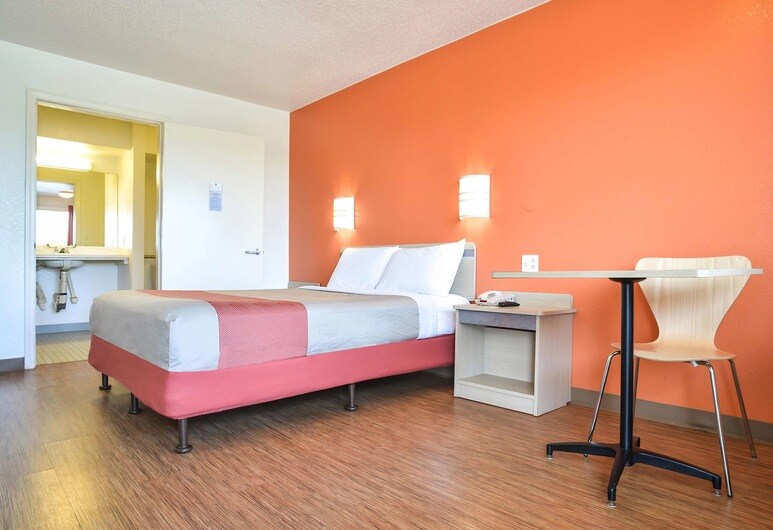 More Photos Of 5522 N Pan Am Expy, San Antonio Hotel For Sale