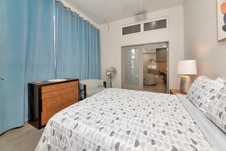 More Photos Of 1345 2nd St, Sarasota Office Residential For Sale