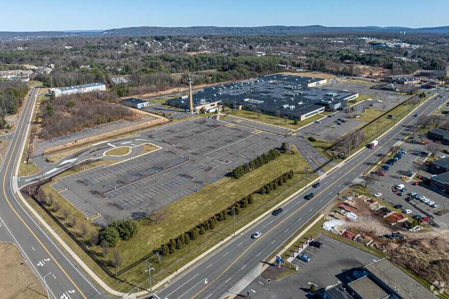 More Photos Of 383 Middle St, Bristol Warehouse For Lease