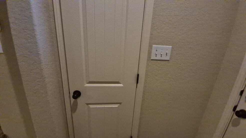 More Photos Of 6866 Lakeview Dr, San Antonio Multifamily For Sale
