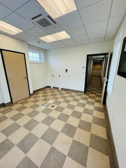 More Photos Of 22 Whiting St, Plainville Office For Lease