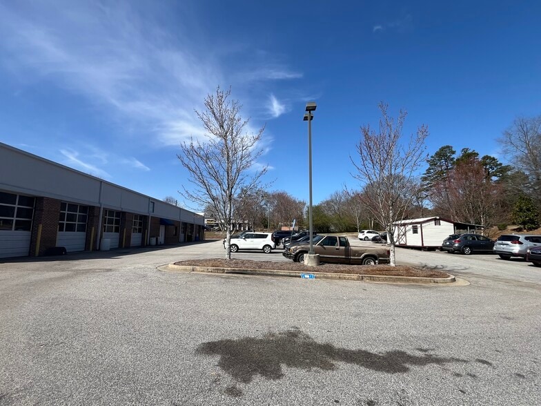 More Photos Of 2800 Browns Bridge Rd, Gainesville Auto Repair For Sale