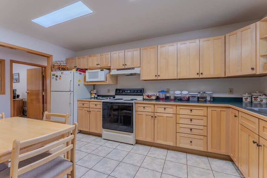 More Photos Of 890 N 2nd St, Lander Office For Sale
