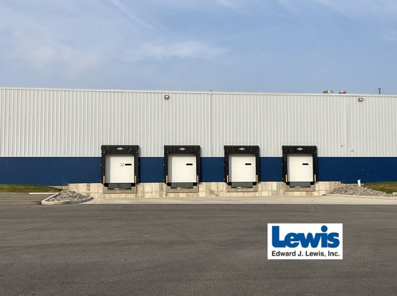 More Photos Of 427 Thacher Ln, Youngstown Warehouse For Lease