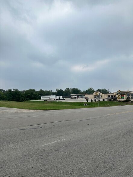 More Photos Of 25 Duval Street, Goliad Land For Lease