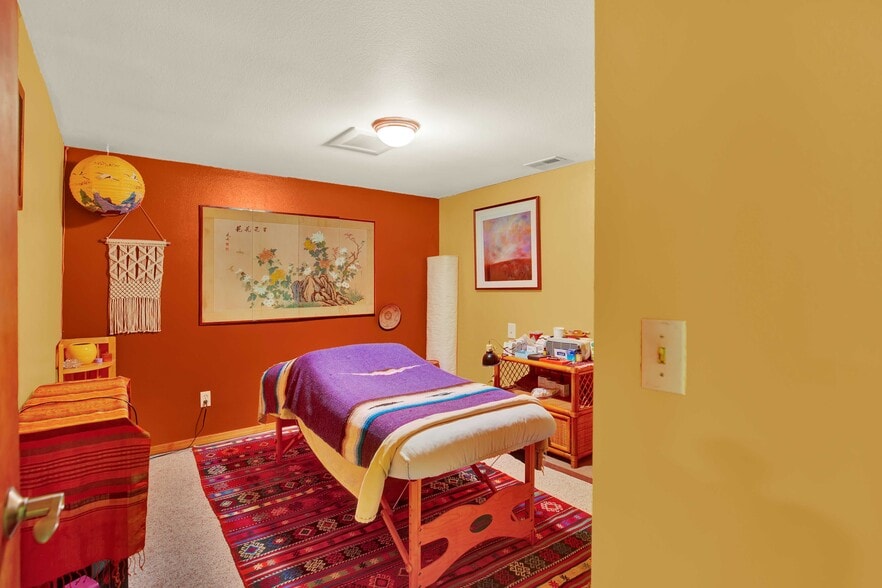 More Photos Of 1016 SE 12th Ave, Portland Office For Sale