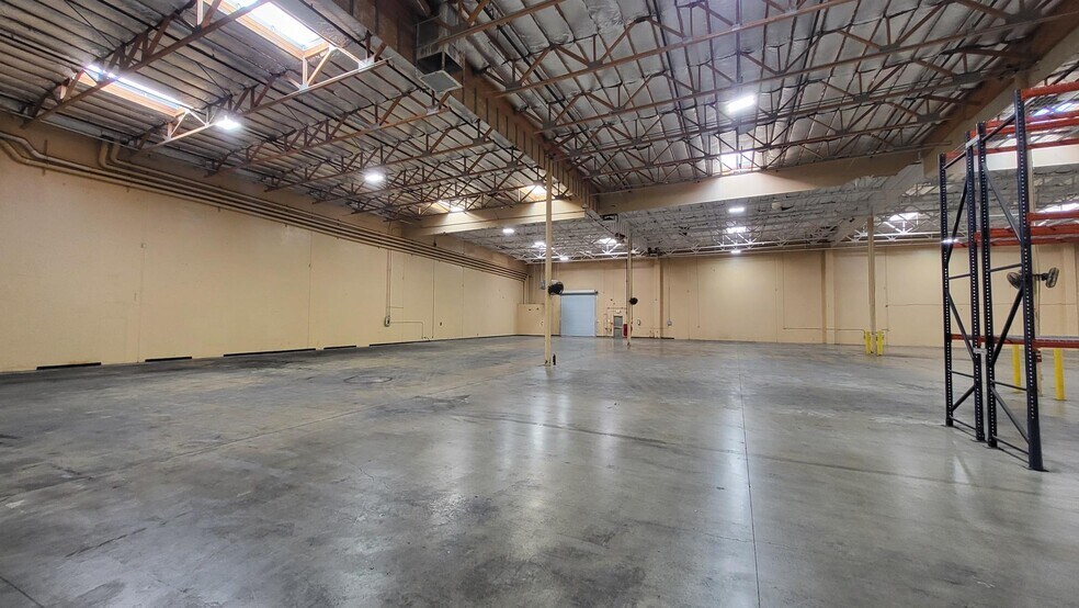More Photos Of 3325-3326 W Oquendo Rd, Las Vegas Warehouse For Lease