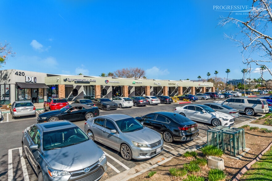 More Photos Of 420-424 E Hospitality Ln, San Bernardino Storefront For Sale