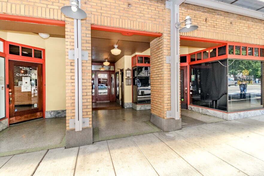 More Photos Of 744 Market St, Tacoma Apartments For Lease