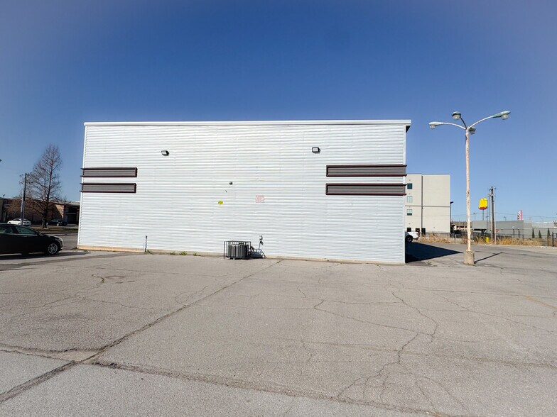 More Photos Of 4415 SW 3rd St, Oklahoma City Warehouse For Lease