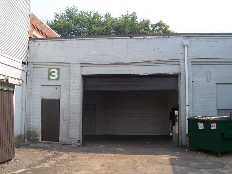 More Photos Of 425 Fairfield Ave, Stamford Warehouse For Lease