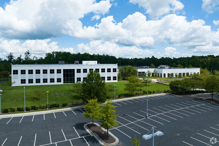 More Photos Of 11751 Meadowville Ln, Chester Office For Sale