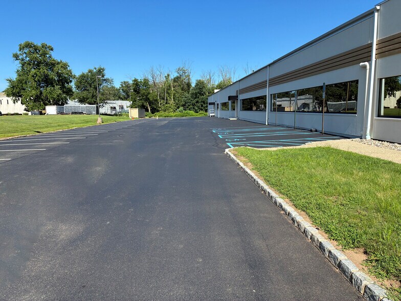 More Photos Of 4 Henderson Dr, West Caldwell Manufacturing For Sale