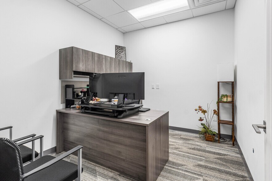 More Photos Of 226 Palm Ct, Delray Beach Medical For Sale