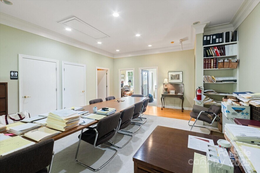 More Photos Of 5 Park Pl W, Brevard Medical For Sale