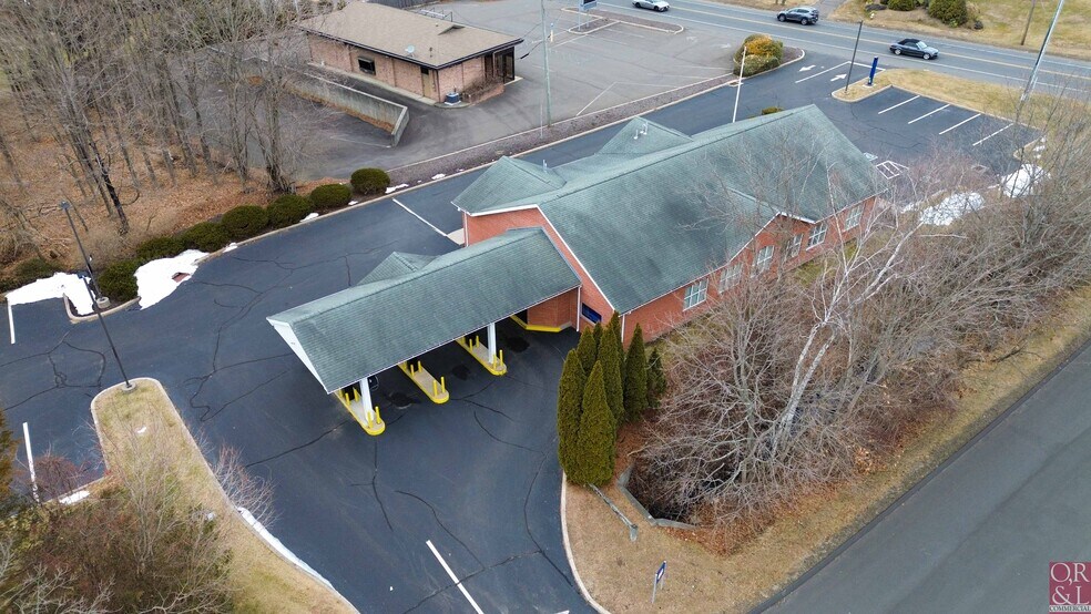 More Photos Of 1009 New Haven Rd, Naugatuck Bank For Sale