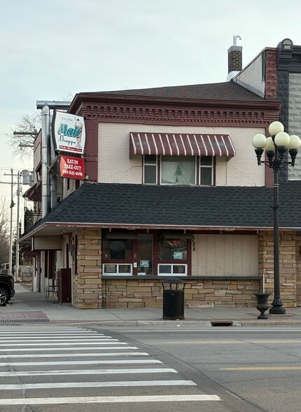 More Photos Of 228 W Broad St, Chesaning Restaurant For Sale