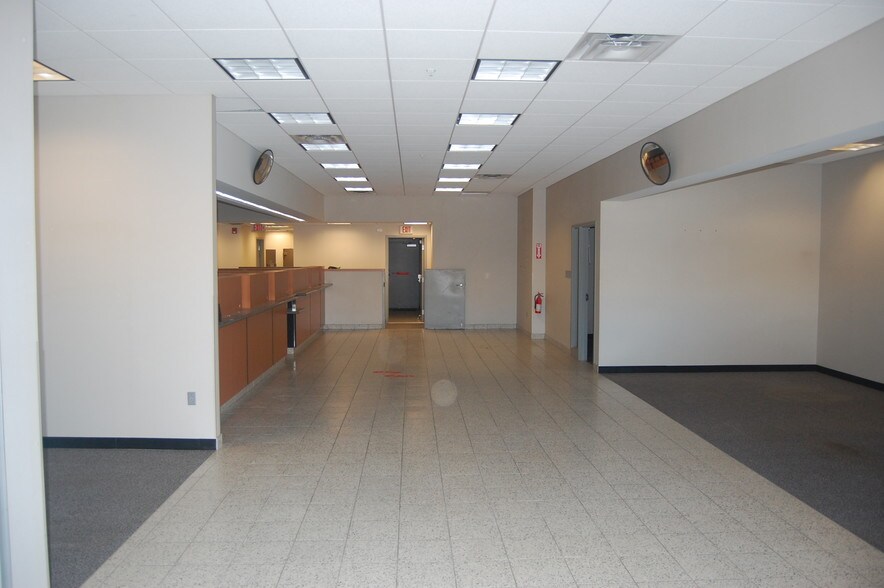 More Photos Of 12 Courtney Dr, Fairport Storefront For Lease