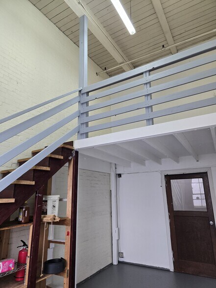 More Photos Of 5020 S Colorado Ave, Seattle Warehouse For Sale