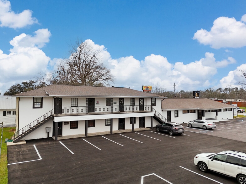 More Photos Of 214 S Burnside Ave, Gonzales Medical For Lease