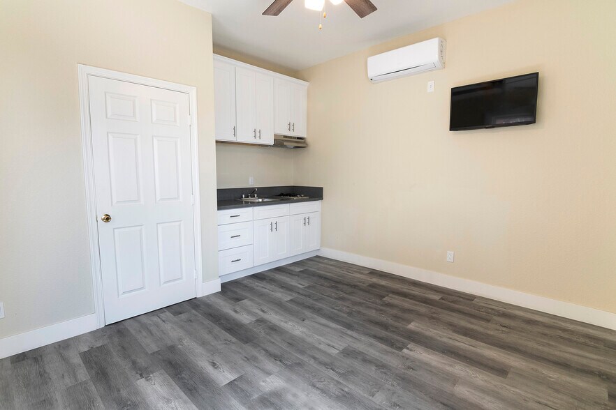 More Photos Of 1703 Toberman St, Los Angeles Apartments For Sale