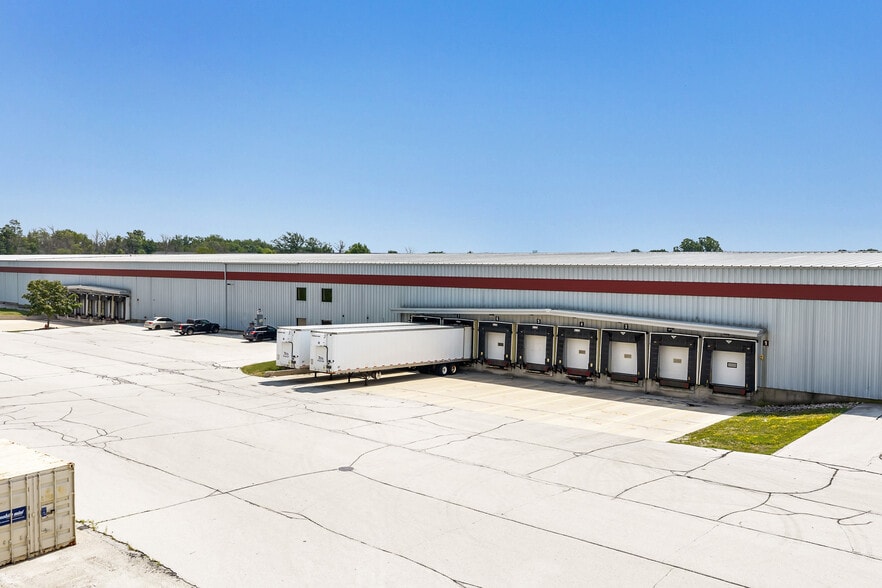 More Photos Of 1401-1441 Ontario Rd, Green Bay Warehouse For Lease