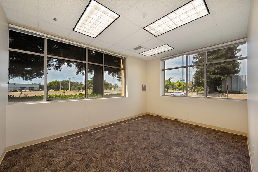 More Photos Of 10620 Mather Blvd, Mather Office For Sale