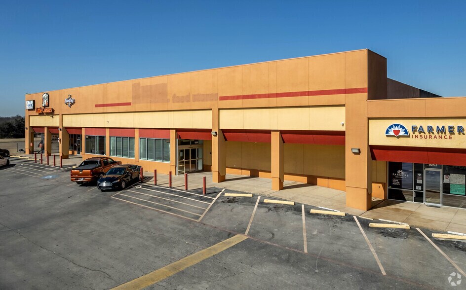 More Photos Of 1009 W Pleasant Run Rd, Lancaster Unknown For Lease