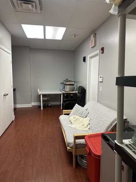 More Photos Of 125 N Dean St, Englewood Office For Lease