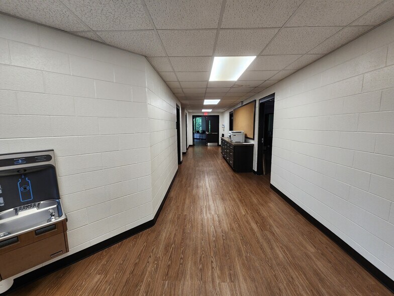 More Photos Of 501 Howell Rd, Greenville Office For Lease