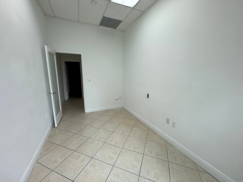 More Photos Of 4005 NW 114th Ave, Doral Business Park For Lease