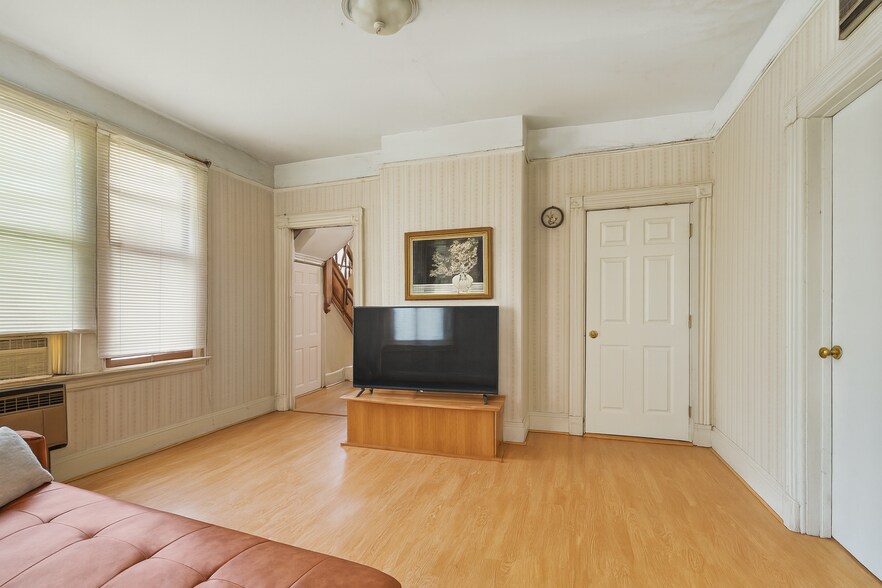 More Photos Of 350 E 193rd St, Bronx Apartments For Sale