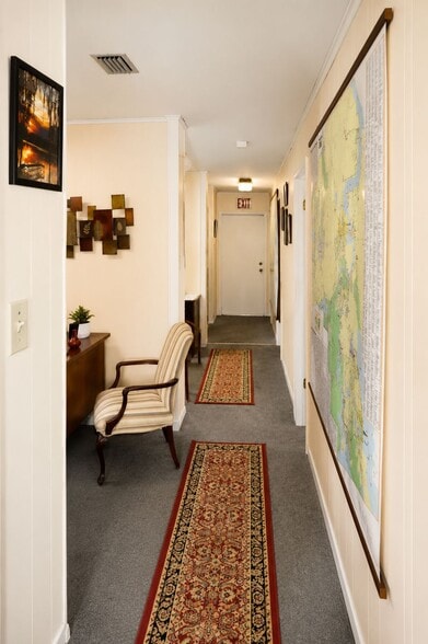 More Photos Of 7230 SE US Highway 301, Hawthorne Office For Sale