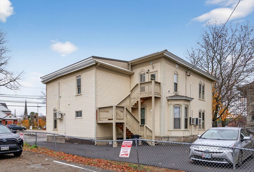 More Photos Of 112 State St, Augusta Office For Sale