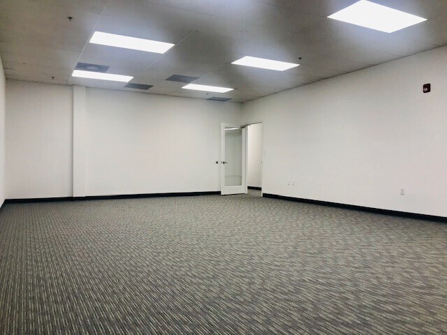 More Photos Of 3399 NW 72nd Ave, Miami Unknown For Lease
