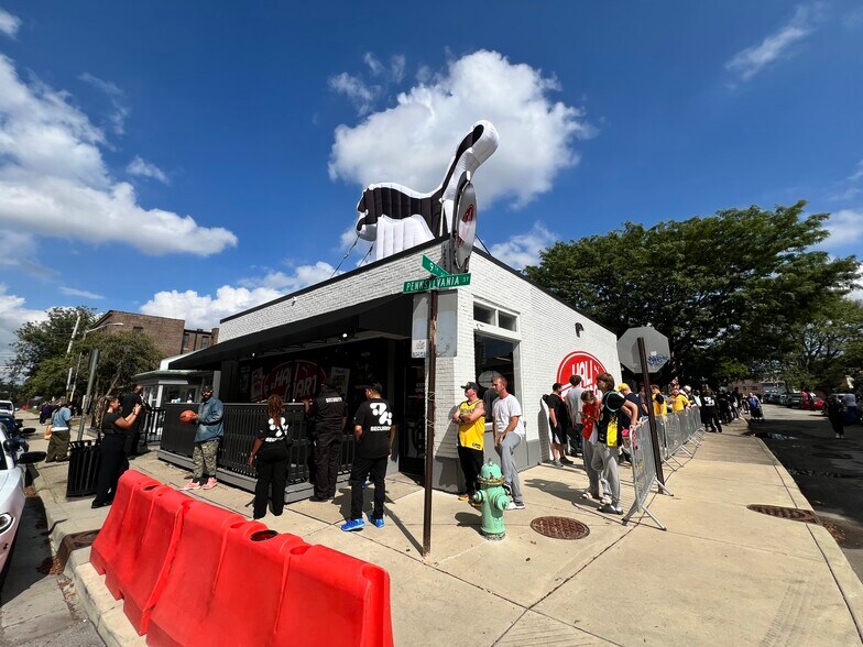 More Photos Of 901 N Pennsylvania St, Indianapolis Freestanding For Lease