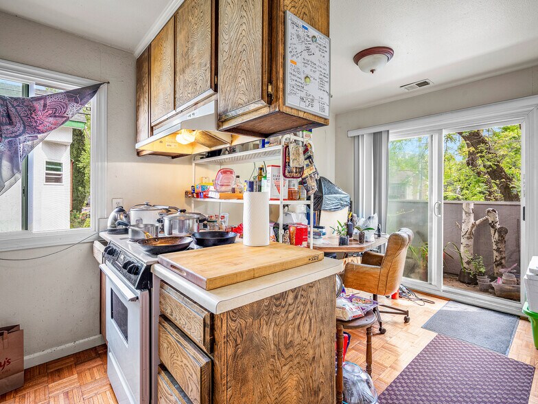 More Photos Of 718 13th St, Sacramento Apartments For Sale