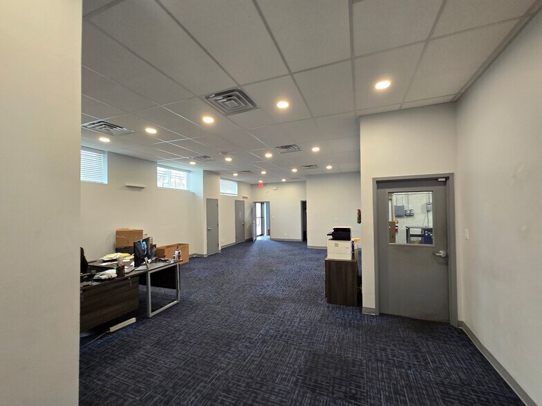 More Photos Of 11 Brown Ave, Springfield Manufacturing For Lease