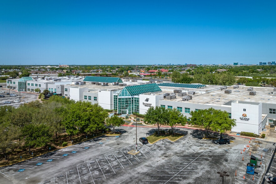 More Photos Of 9700-9702 Bissonnet St, Houston Office For Lease