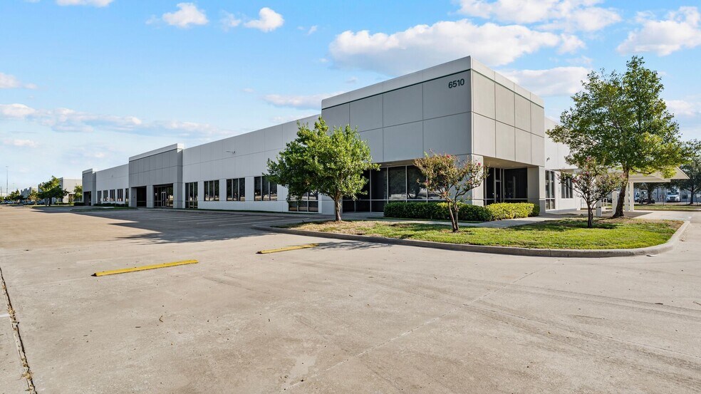 More Photos Of 6550 W Sam Houston Pky N, Houston Unknown For Lease