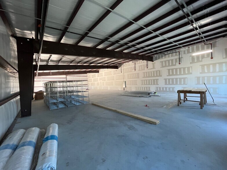 More Photos Of 17657 Cordova Pl, Panama City Beach Warehouse For Lease