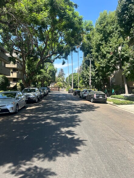 More Photos Of 1424 Greenfield Ave, Los Angeles Apartments For Sale