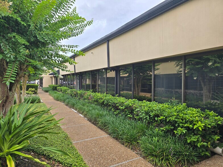 More Photos Of 2221 Lee Rd, Winter Park Office For Lease